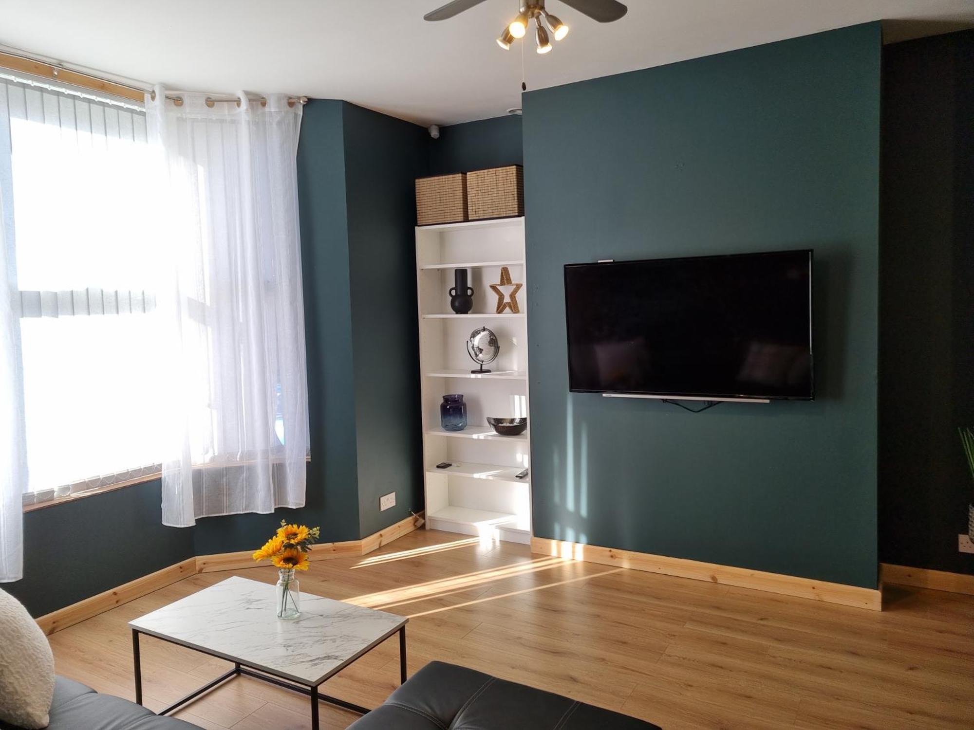 Anfield Luxe Retreat - Stylish Stay With Parking - Steps From Stadium - Short Drive To City Centre Ліверпуль Екстер'єр фото