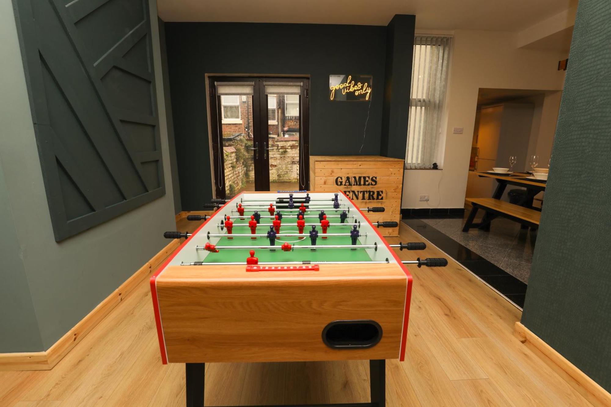 Anfield Luxe Retreat - Stylish Stay With Parking - Steps From Stadium - Short Drive To City Centre Ліверпуль Екстер'єр фото