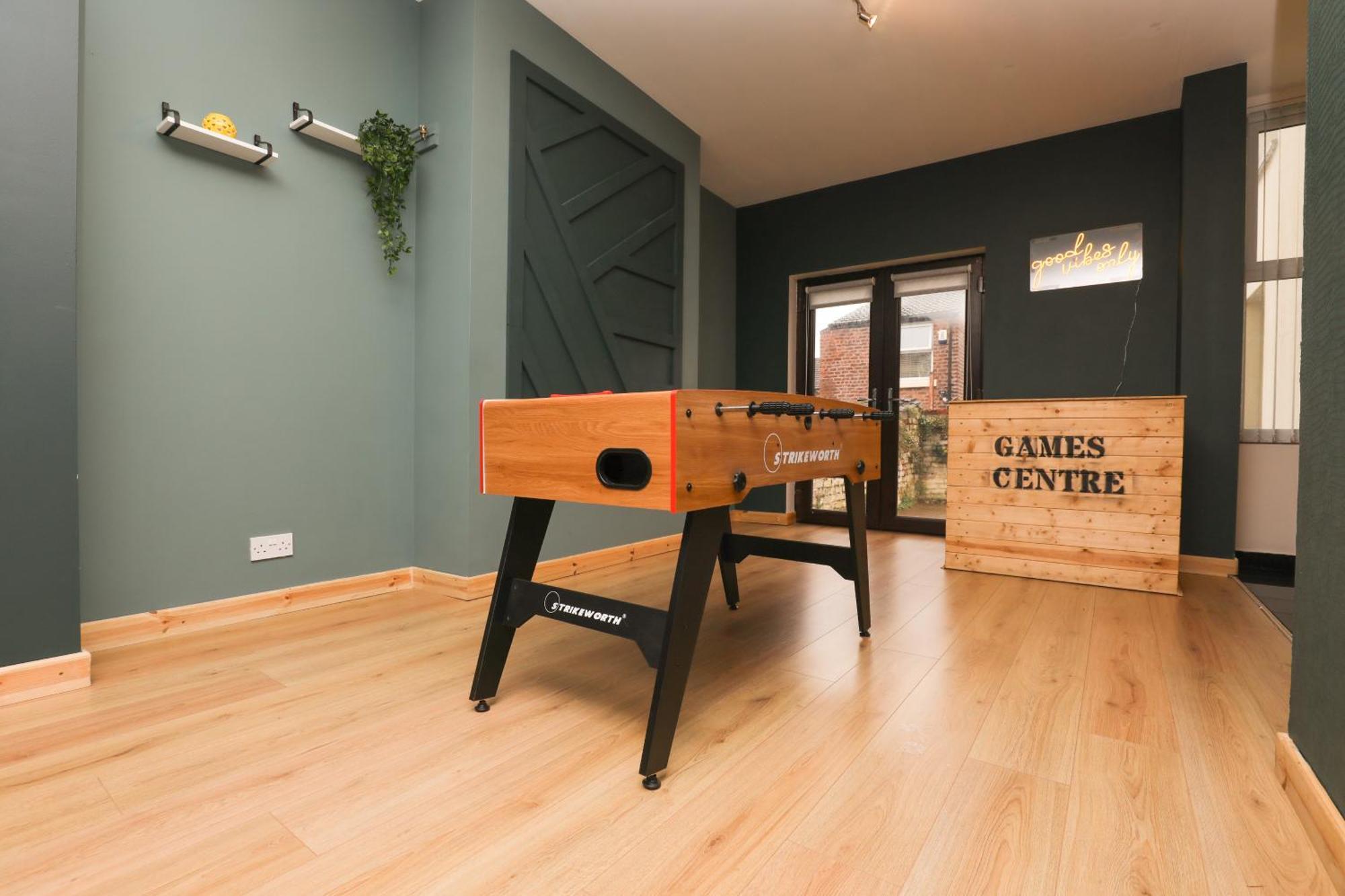 Anfield Luxe Retreat - Stylish Stay With Parking - Steps From Stadium - Short Drive To City Centre Ліверпуль Екстер'єр фото